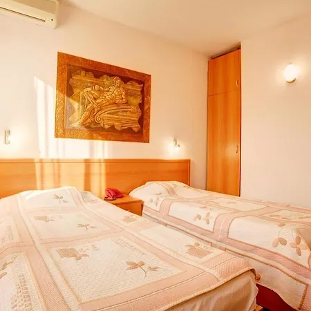 Rocentro Hotel 3*